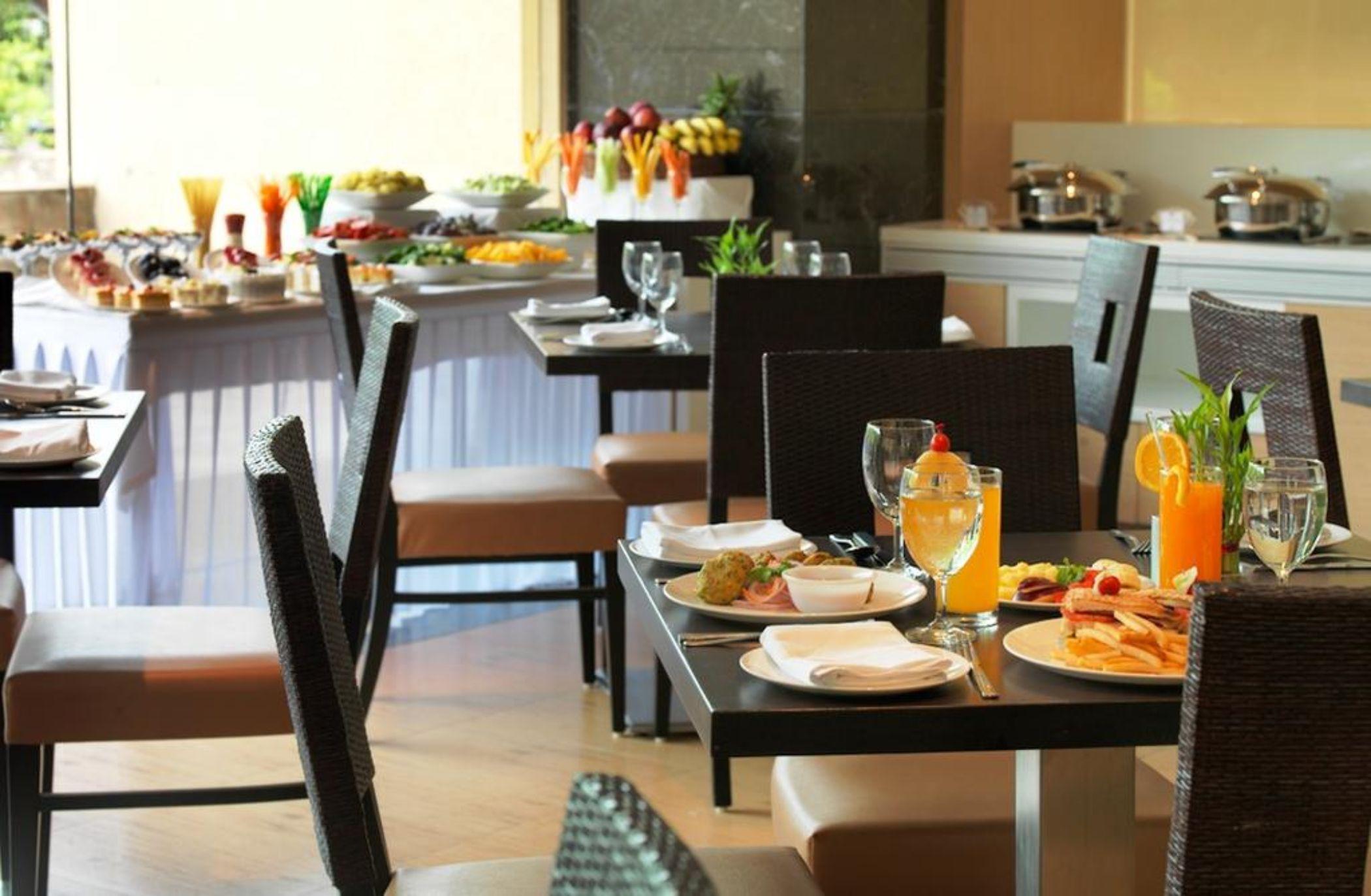 Spree Shivai Hotel Pune Pimpri-Chinchwad Exteriör bild