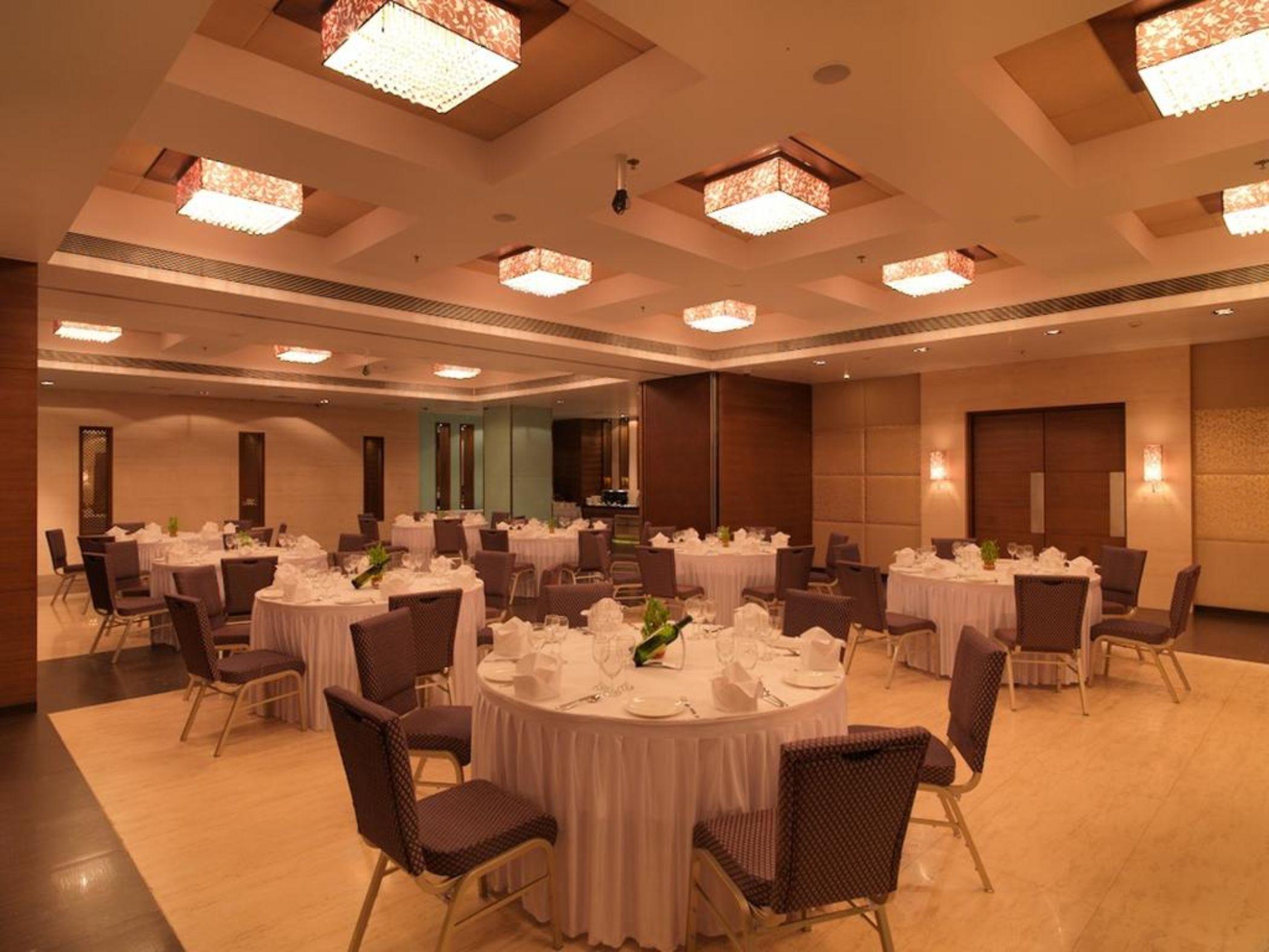 Spree Shivai Hotel Pune Pimpri-Chinchwad Exteriör bild