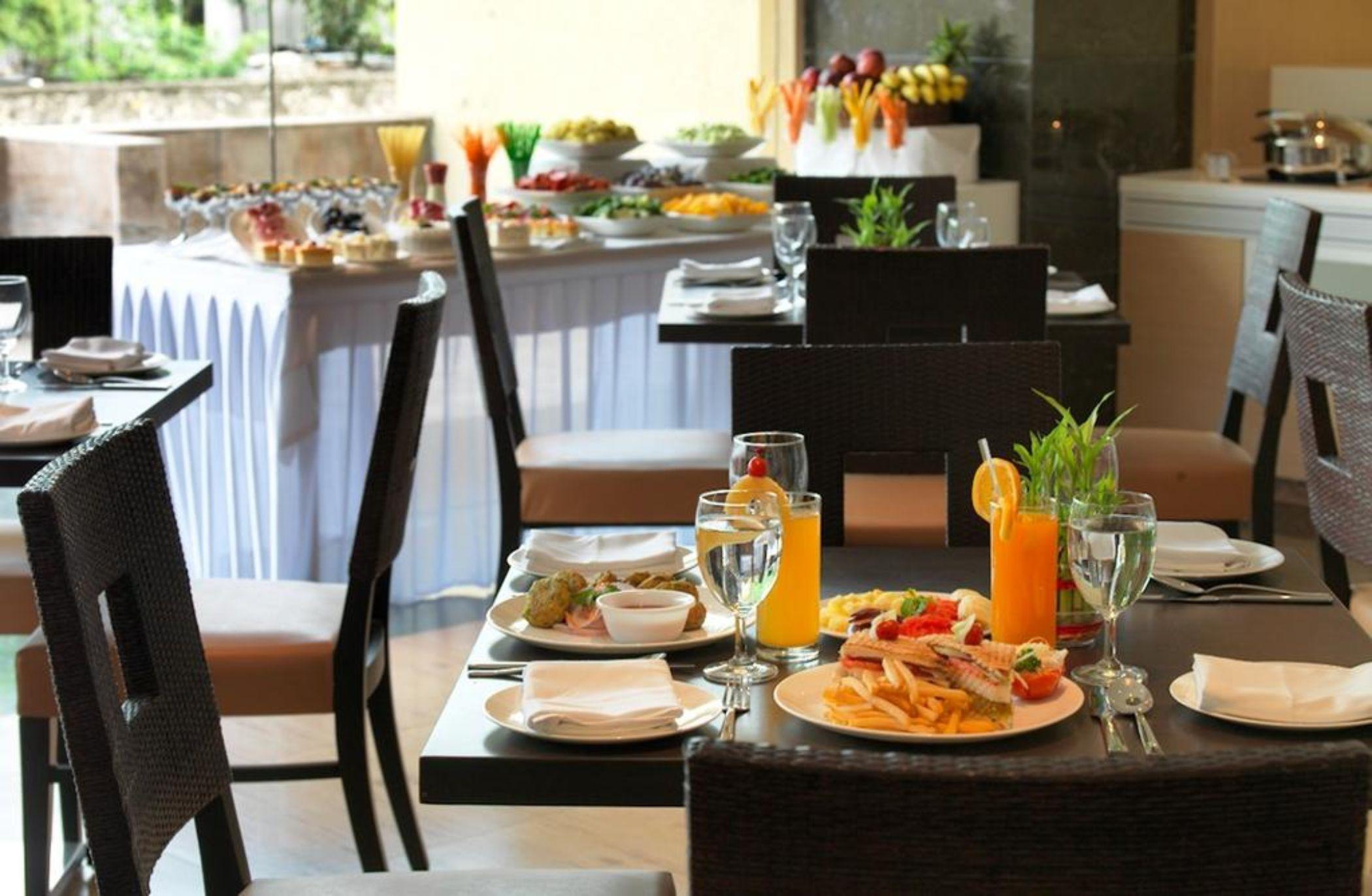 Spree Shivai Hotel Pune Pimpri-Chinchwad Exteriör bild