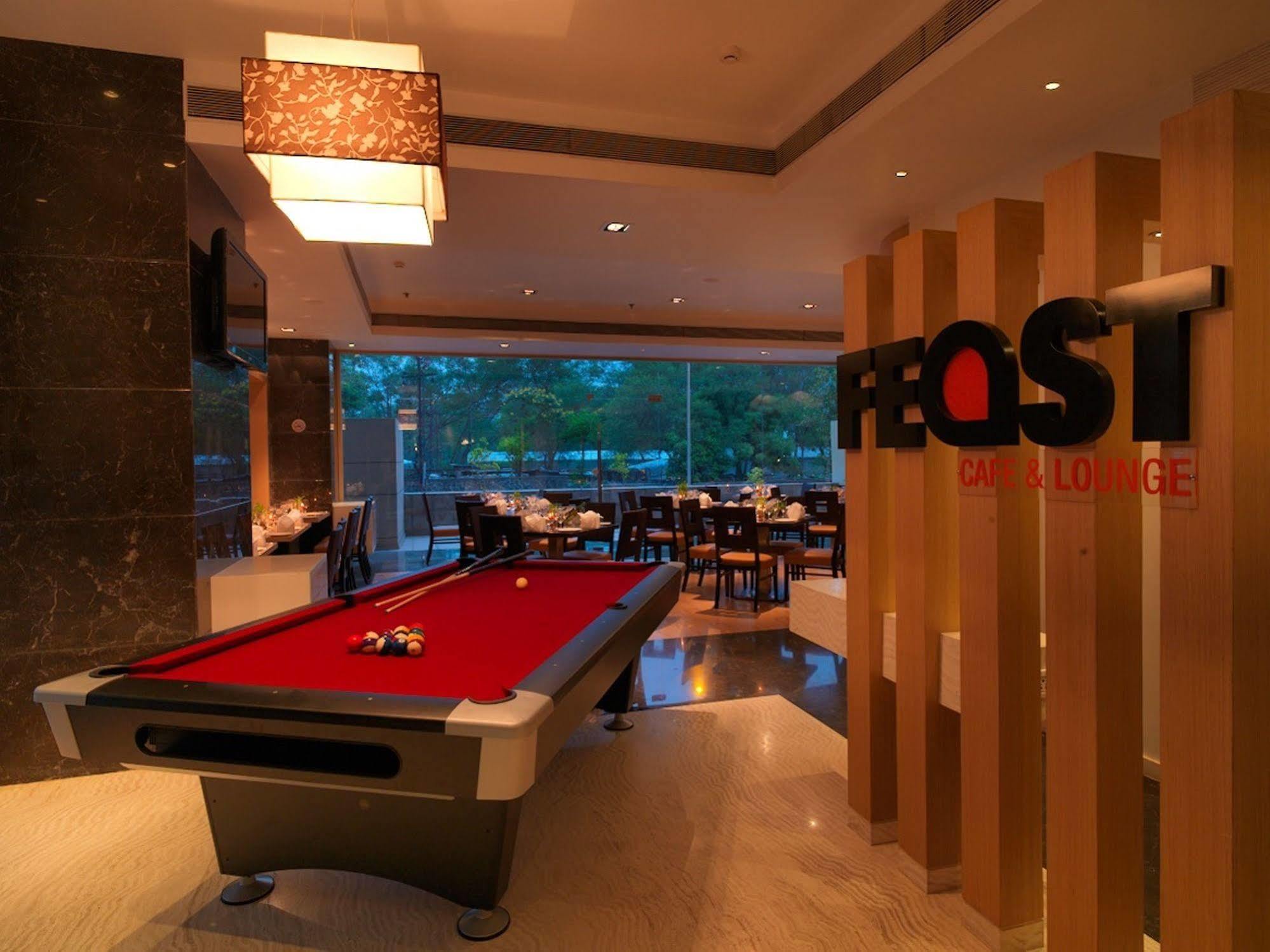 Spree Shivai Hotel Pune Pimpri-Chinchwad Exteriör bild